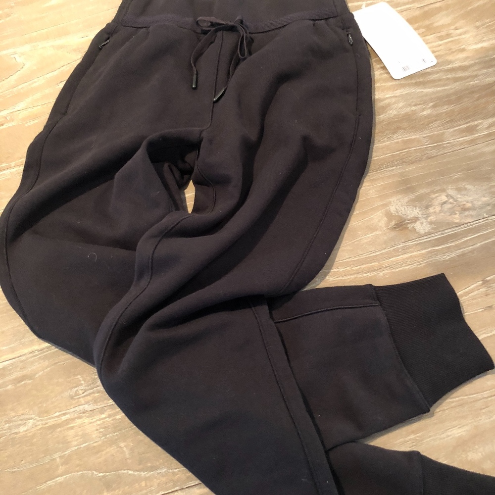 lululemon women jogger pants
